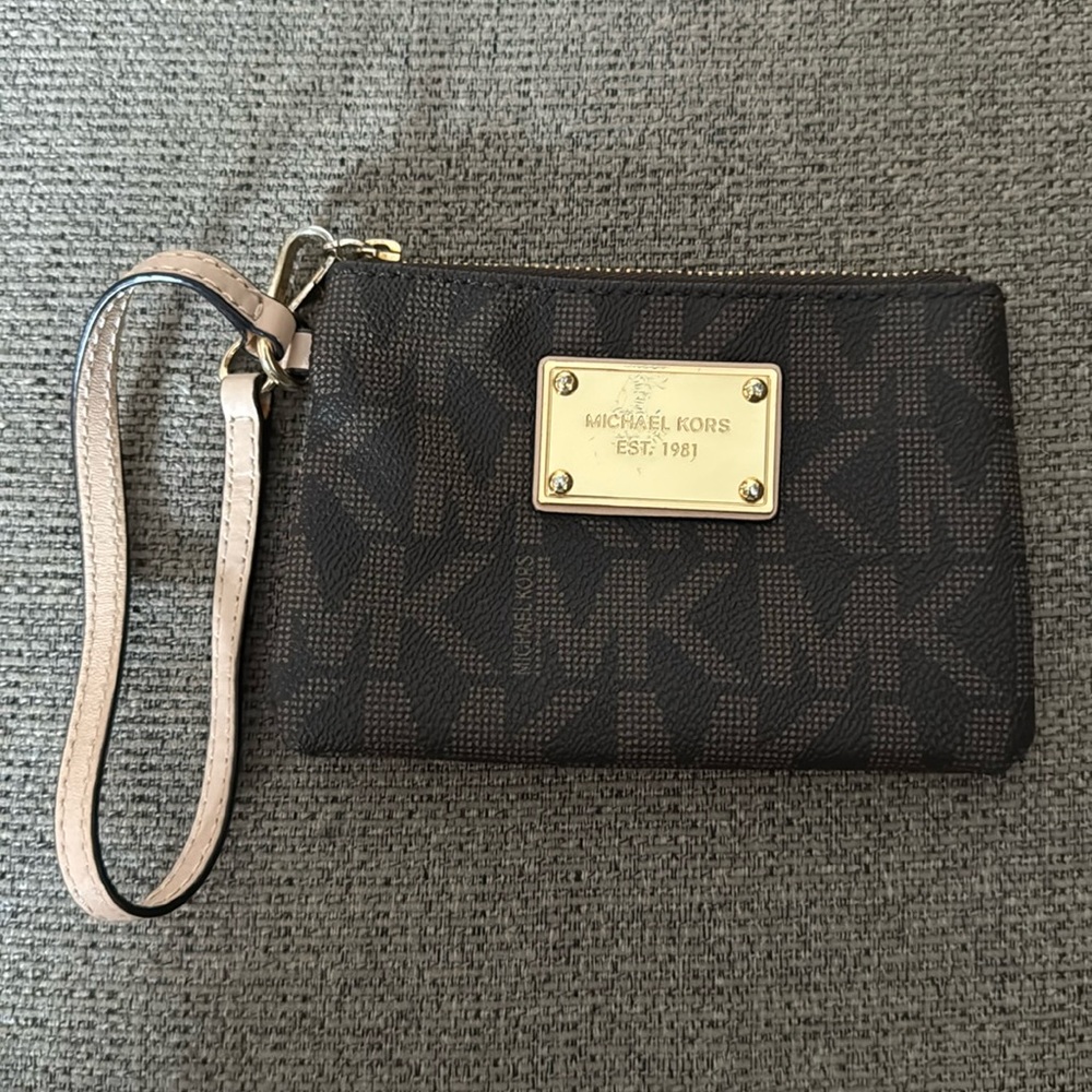 Michael Kors wristlet